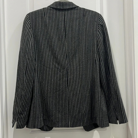 Akris Punto Pinstriped Black Blazer Sz 6 - Picture 7 of 8